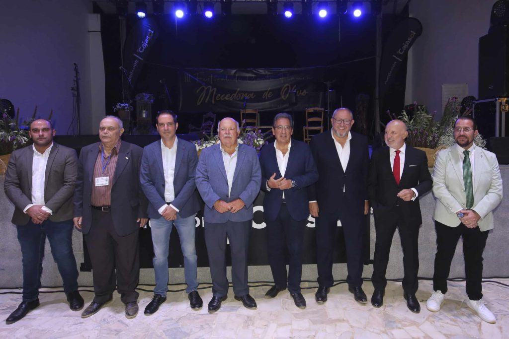 La Fundación Cajasol celebra el 50 Aniversario de la Peña Flamenca Castreña con un espectacular concierto de José Mercé