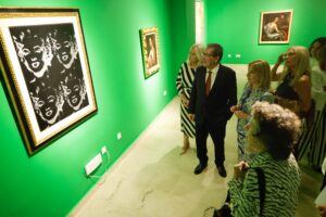 Antonio Pulido inaugura la exposición Mujeres. Romero de Torres y grandes artistas contemporáneos en colecciones privadas