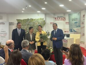 Antonio Pulido en la entrega del IV Premio Internacional "Diario JAÉN" de Poesía a Socorro Mármol