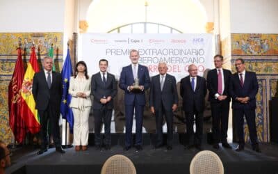 Su Majestad el Rey recibe el Premio Extraordinario Iberoamericano Torre del Oro