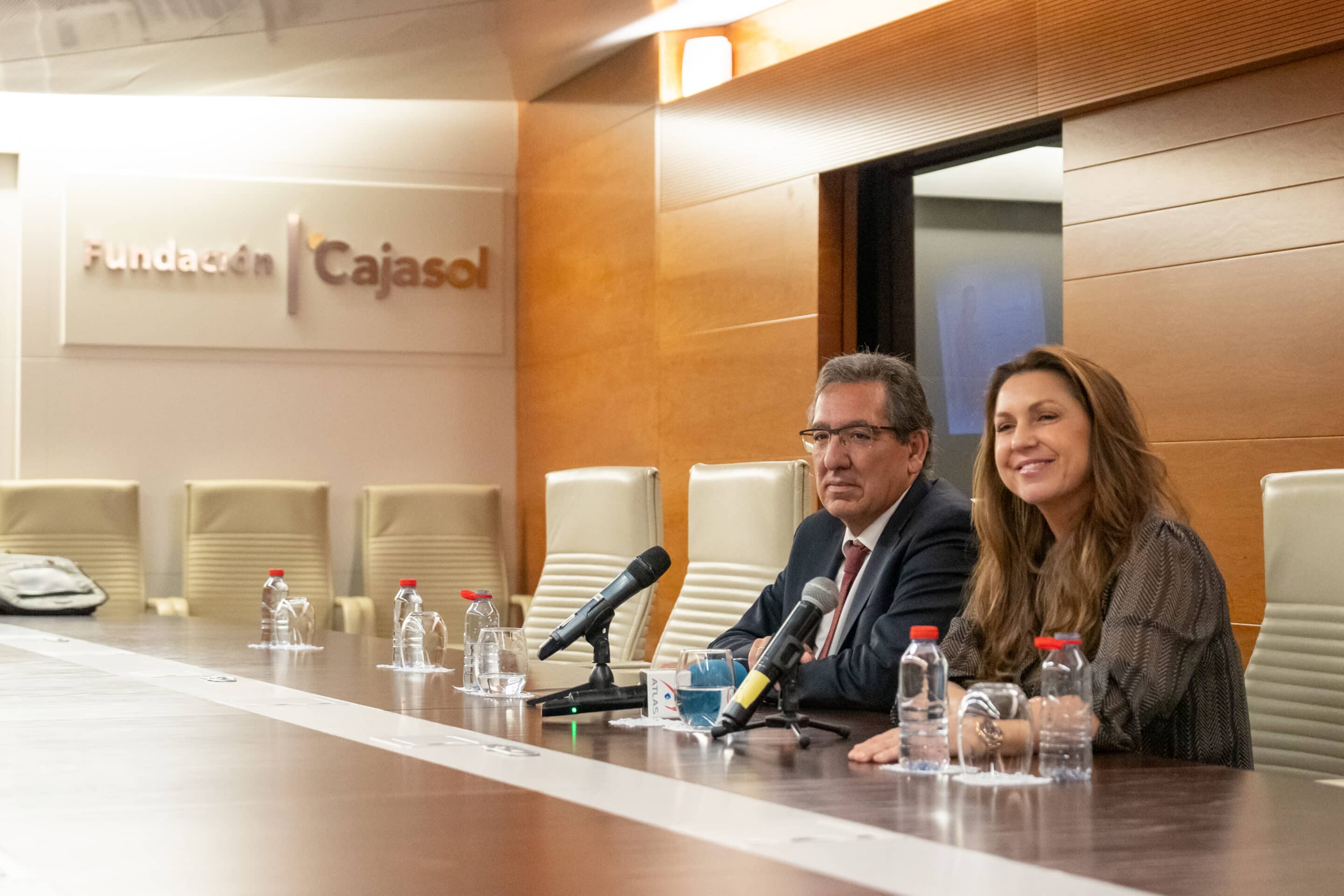 Antonio Pulido y Niña Pastori en la presentación de la gira andaluza "Feliz Navidad"