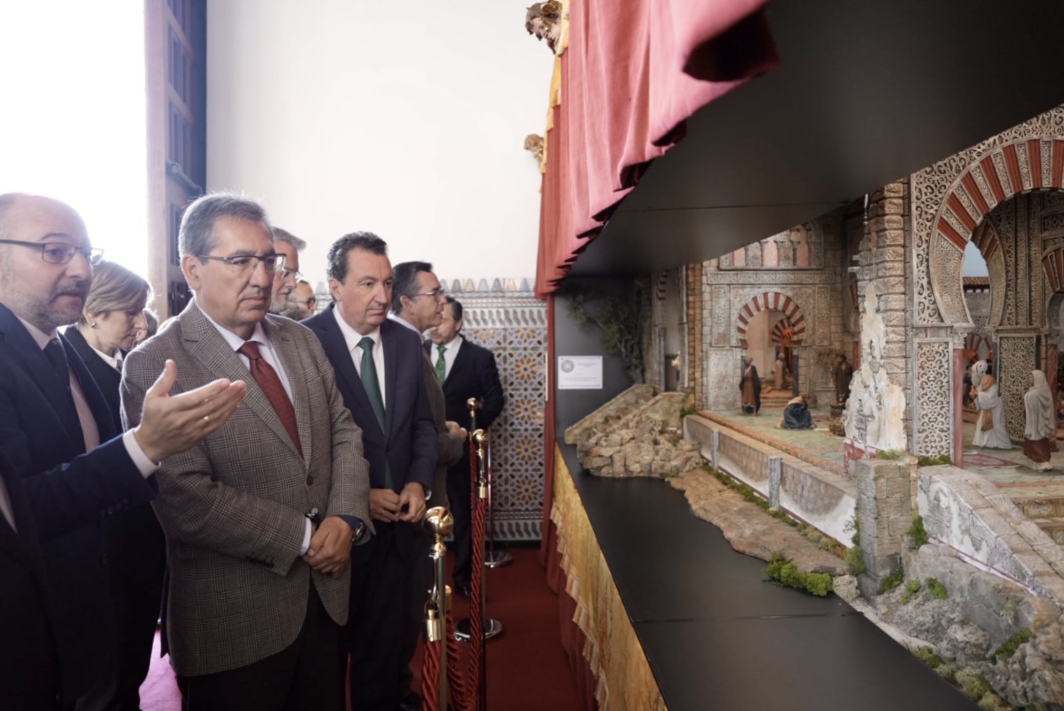 Antonio Pulido en el primer belén monumental del Parlamento de Andalucía