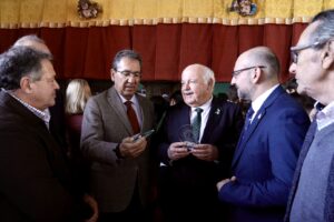 Antonio Pulido en el primer belén monumental del Parlamento de Andalucía