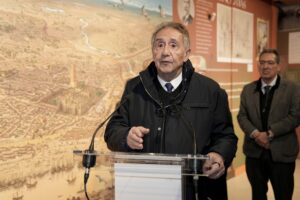 Antonio Pulido en la inauguración de la exposición 'De ciudad inundada a ciudad transformada. Mariano Palancar, la corta de la Cartuja'