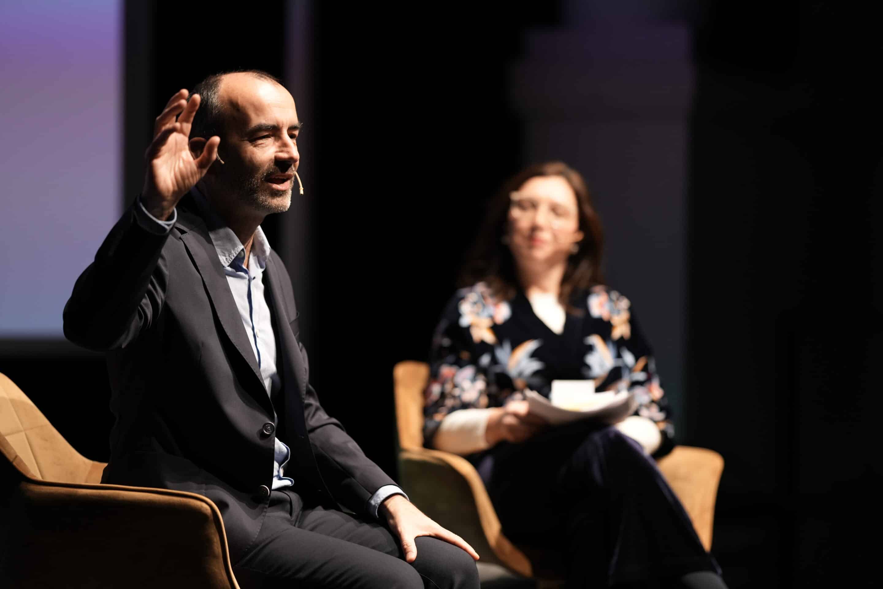 Rafael Santandreu llena el Teatro Cajasol Sevilla