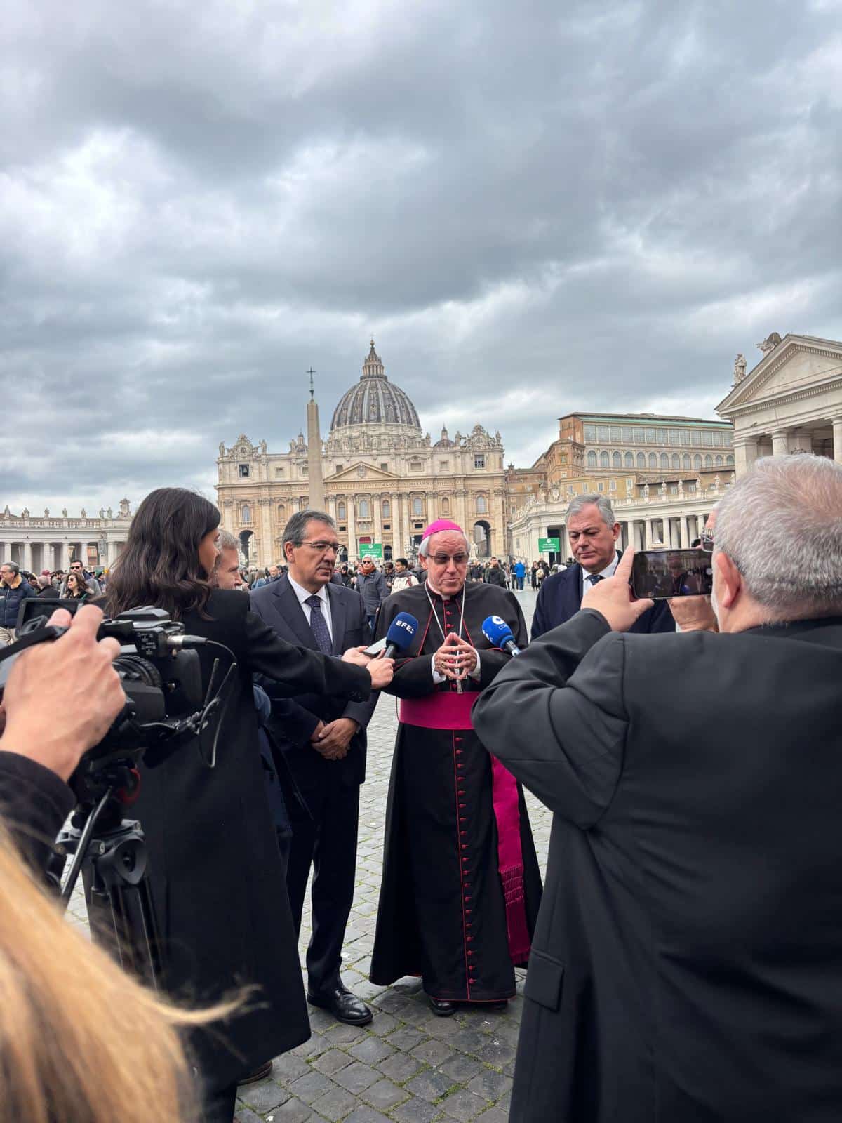 Antonio Pulido en el Vaticano con el Papa Francisco