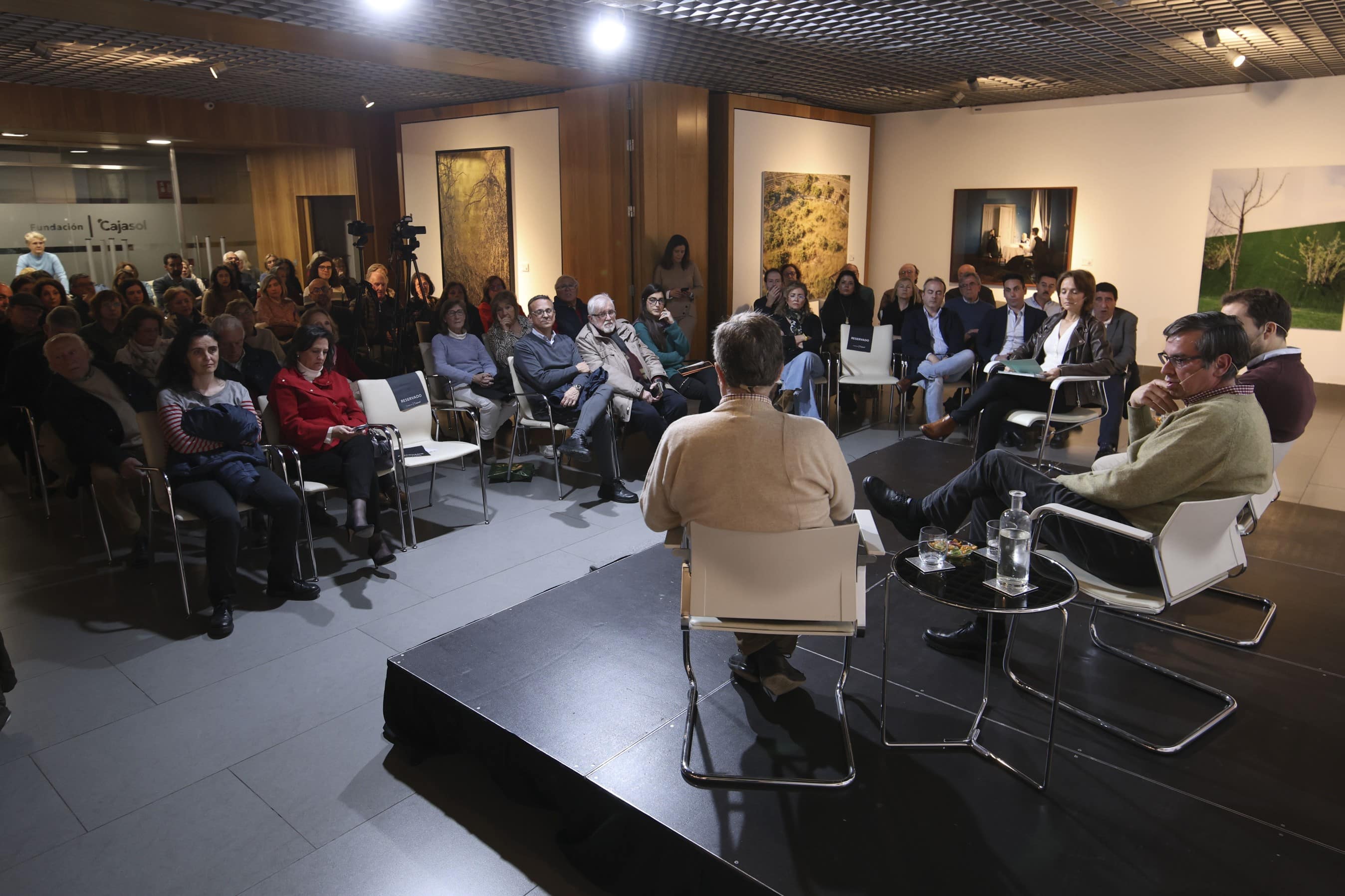 El Hospital Reina Sofía y la Fundación Cajasol abordan la importancia de la prevención del ictus