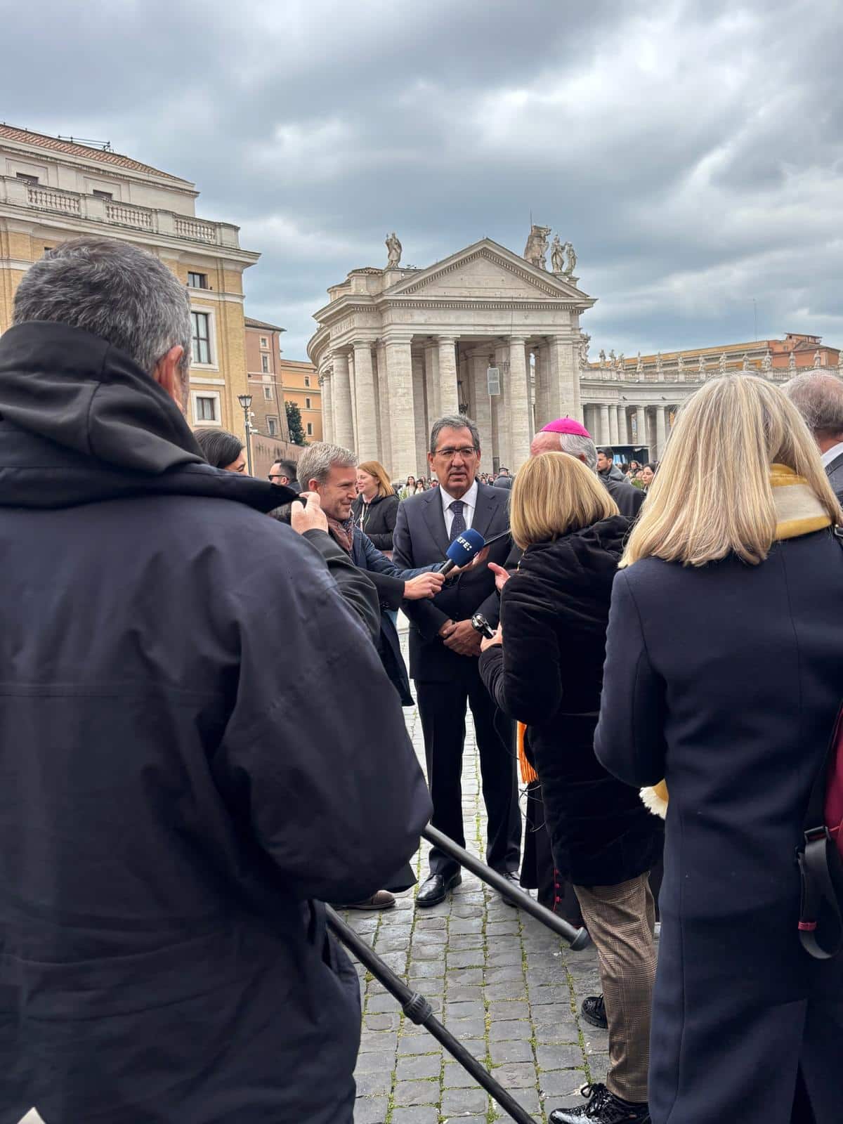 Antonio Pulido en el Vaticano con el Papa Francisco