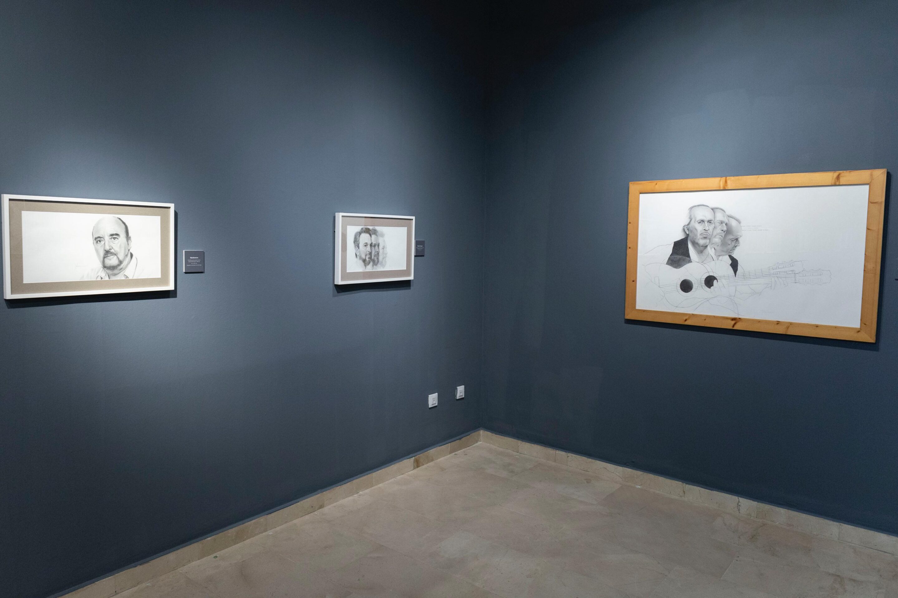 La sede de la Fundación Cajasol en la Plaza de San Antonio acoge desde hoy la exposición individual “Re-Tratos”, del reconocido pintor gaditano Julián Gades.