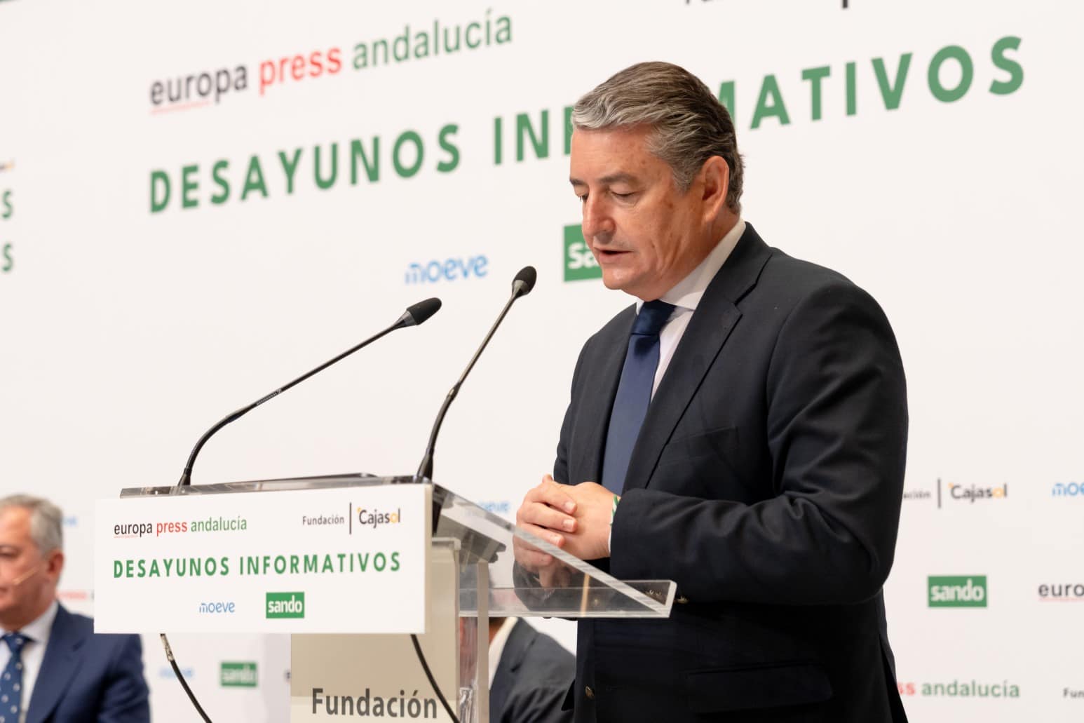 La Fundación Cajasol acoge un nuevo Desayuno Informativo con el alcalde de Sevilla, José Luis Sanz