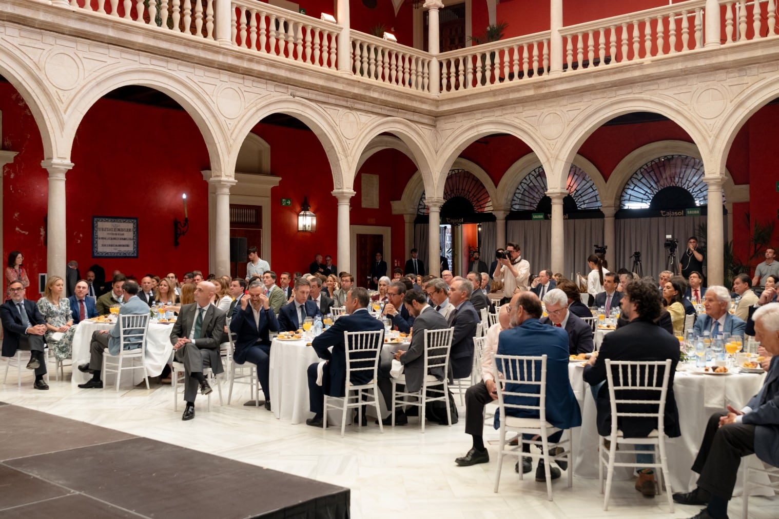 La Fundación Cajasol acoge un nuevo Desayuno Informativo con el alcalde de Sevilla, José Luis Sanz