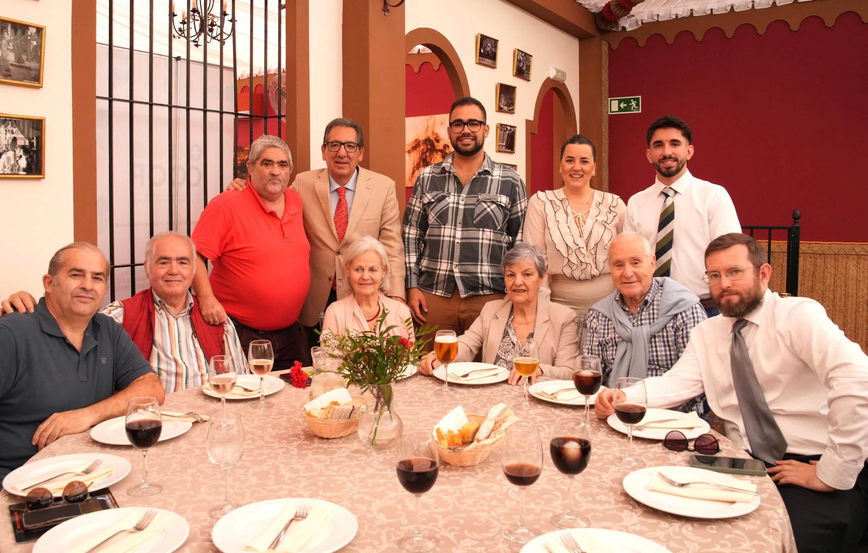 Antonio Pulido en el almuerzo solidario de la Fundación Cajasol en la Feria de Sevilla