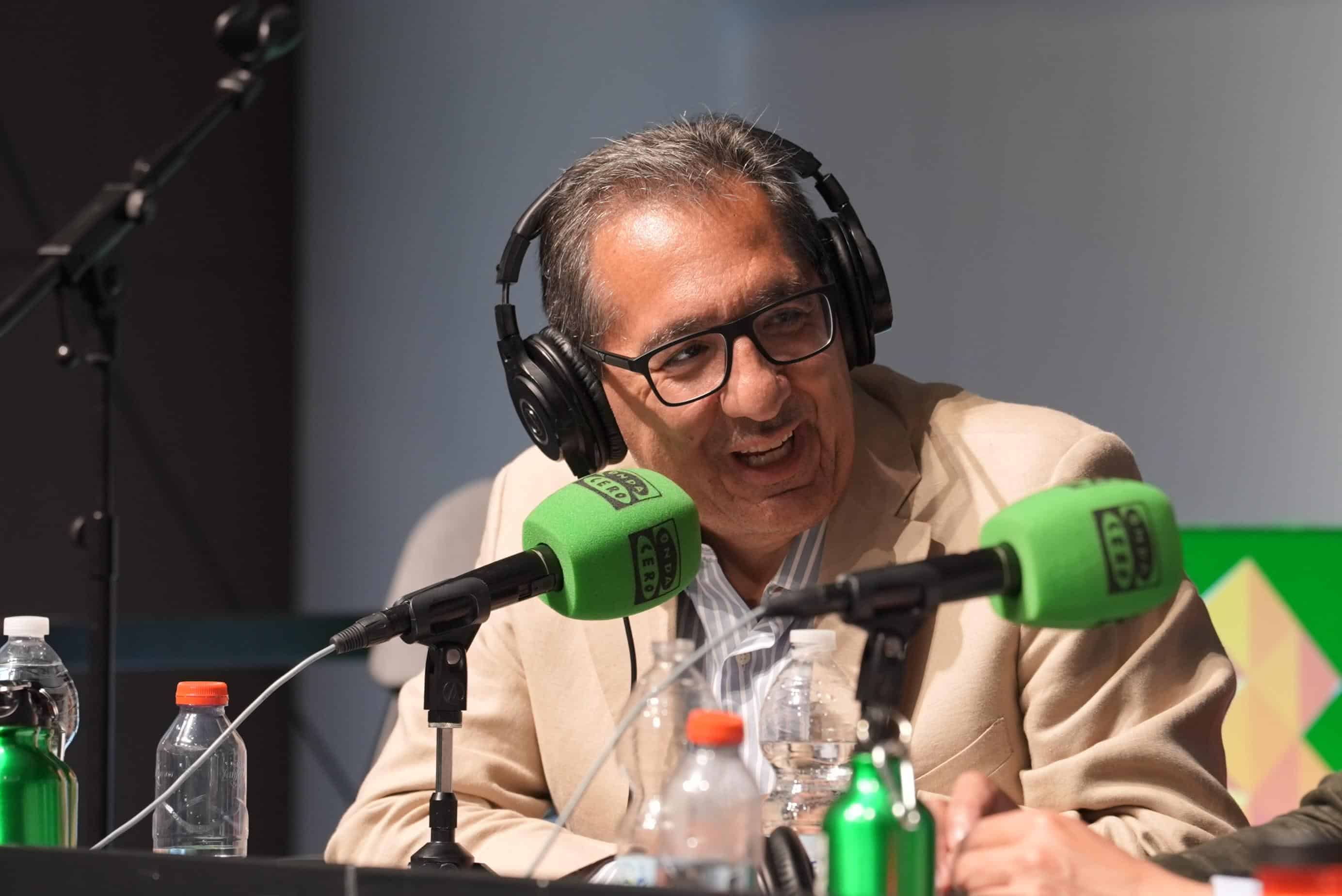 Antonio Pulido en Radioestadio Noche acompañando al Betis