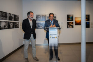 Antonio Pulido inaugura World Press Photo 2025 en la Fundación Cajasol