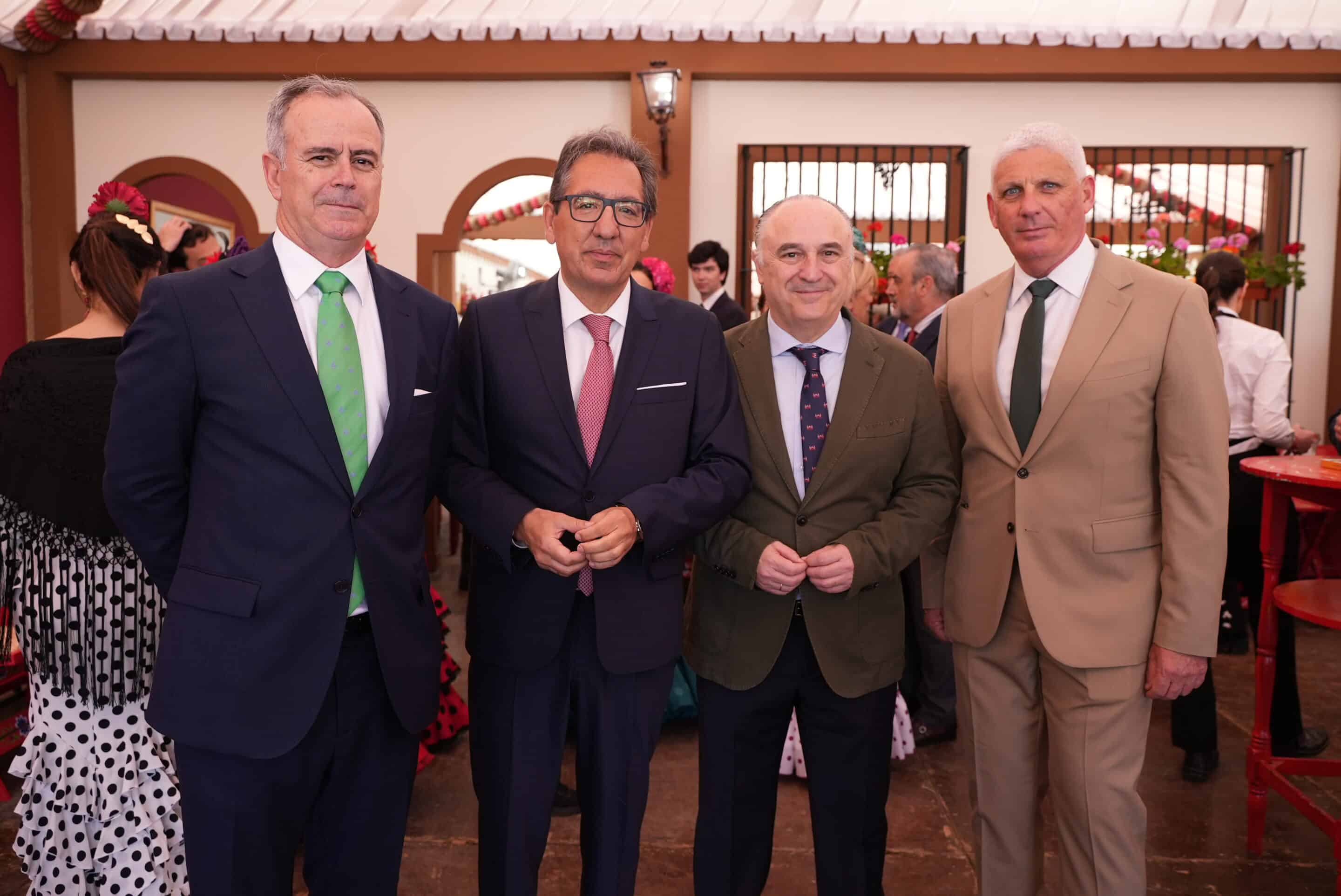 Recepción institucional de la Fundación Cajasol en la Feria con Antonio Pulido