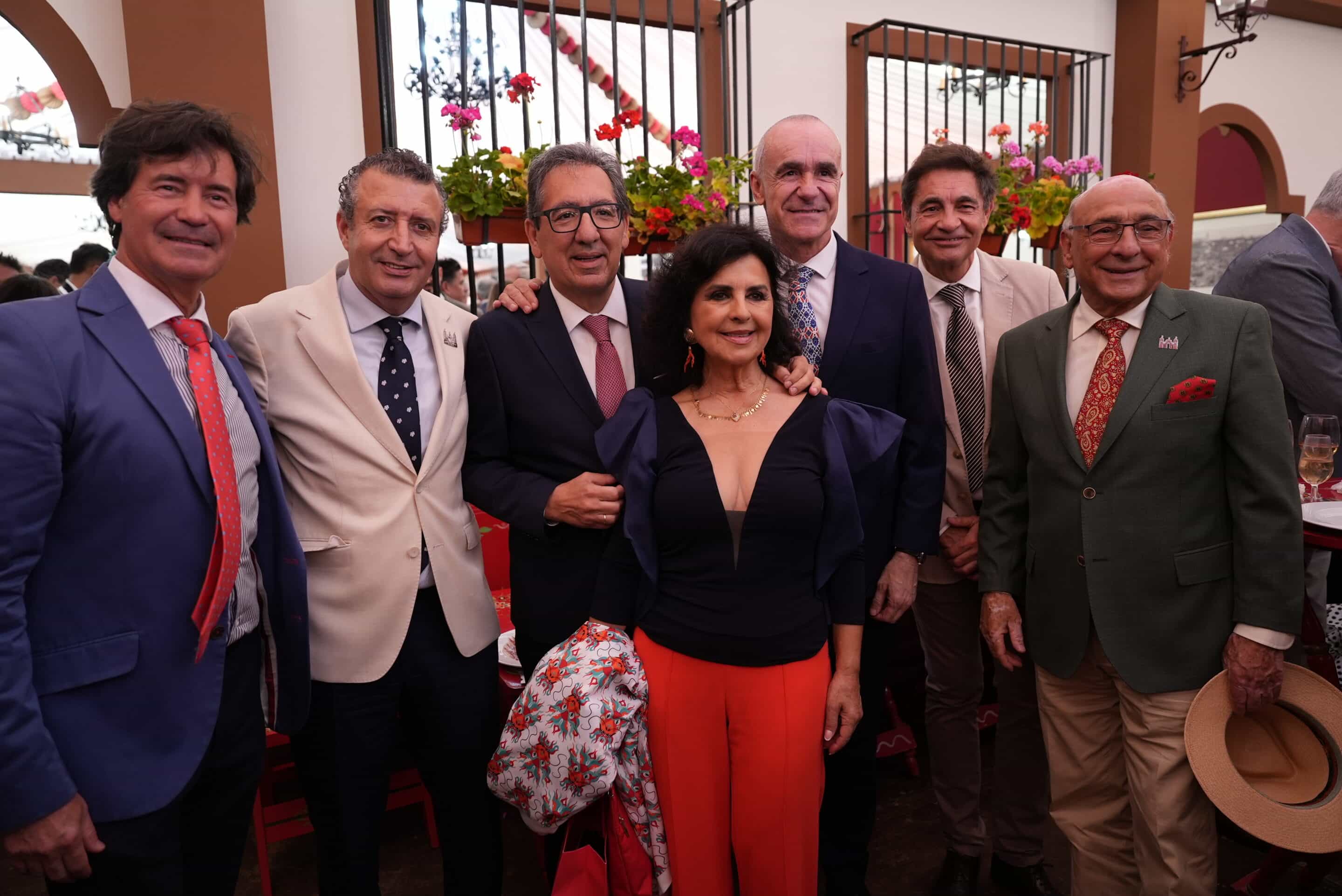 Recepción institucional de la Fundación Cajasol en la Feria con Antonio Pulido