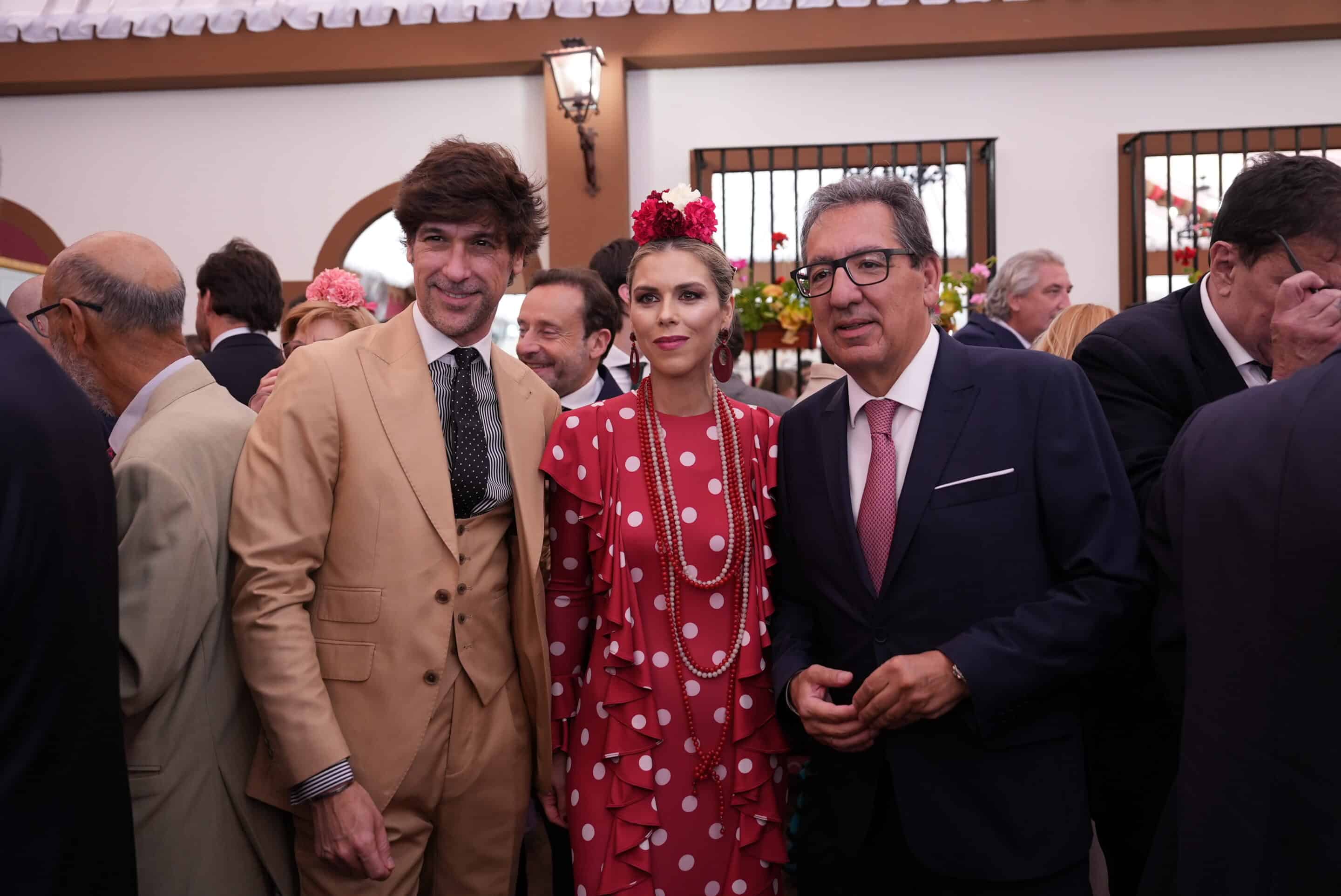 Recepción institucional de la Fundación Cajasol en la Feria con Antonio Pulido