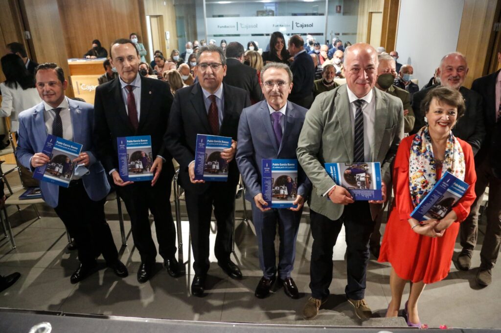 La revista Ánfora Nova presenta su Monográfico “Pablo García Baena. El sublime jardín de la palabra”