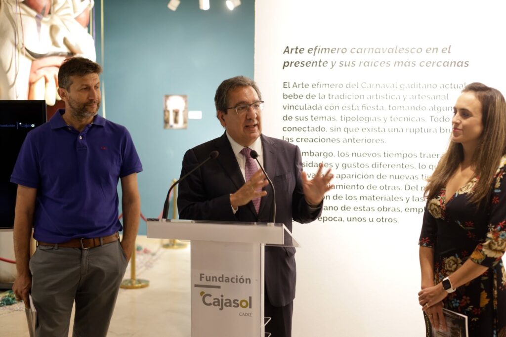 Inauguración de la exposición “Re-conociendo el Carnaval” en la sede de la Fundación Cajasol en Cádiz