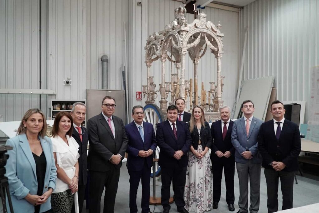 Depósito de la Carroza y el Simpecado de la Hermandad del Rocío de Huelva para su intervención en el IAPH
