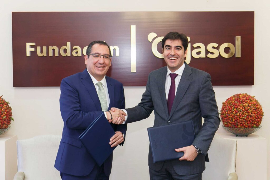 La Fundación Cajasol y el Real Betis Balompié mantienen su colaboración para hacer del fútbol una herramienta educativa