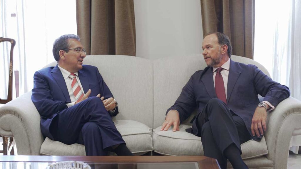 La Fundación Cajasol y la FOE, máximo compromiso con el tejido empresarial y el desarrollo socioeconómico de Huelva