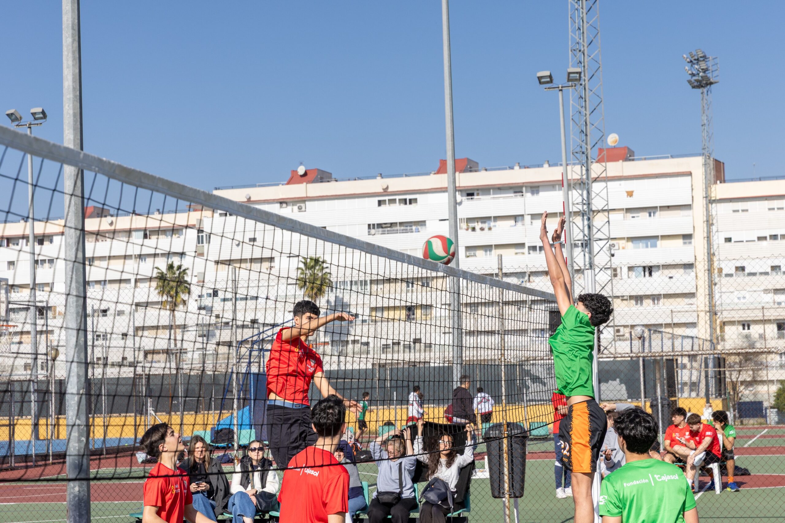 El Gran Derbi lo jugamos todos: 600 deportistas en Sevilla