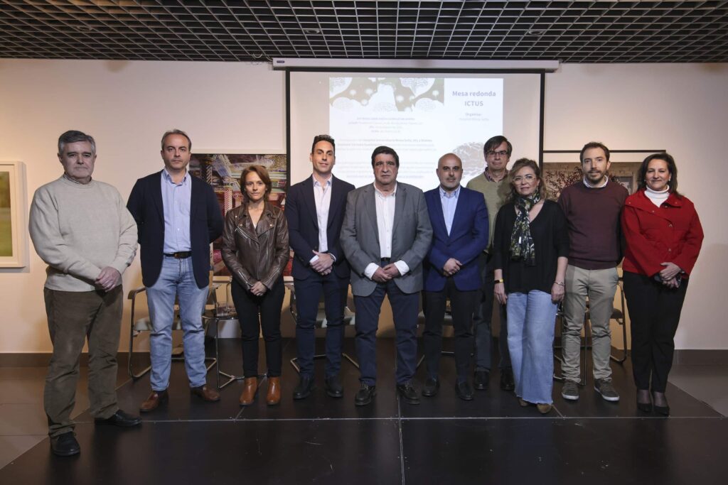 El Hospital Reina Sofía y la Fundación Cajasol abordan la importancia de la prevención del ictus