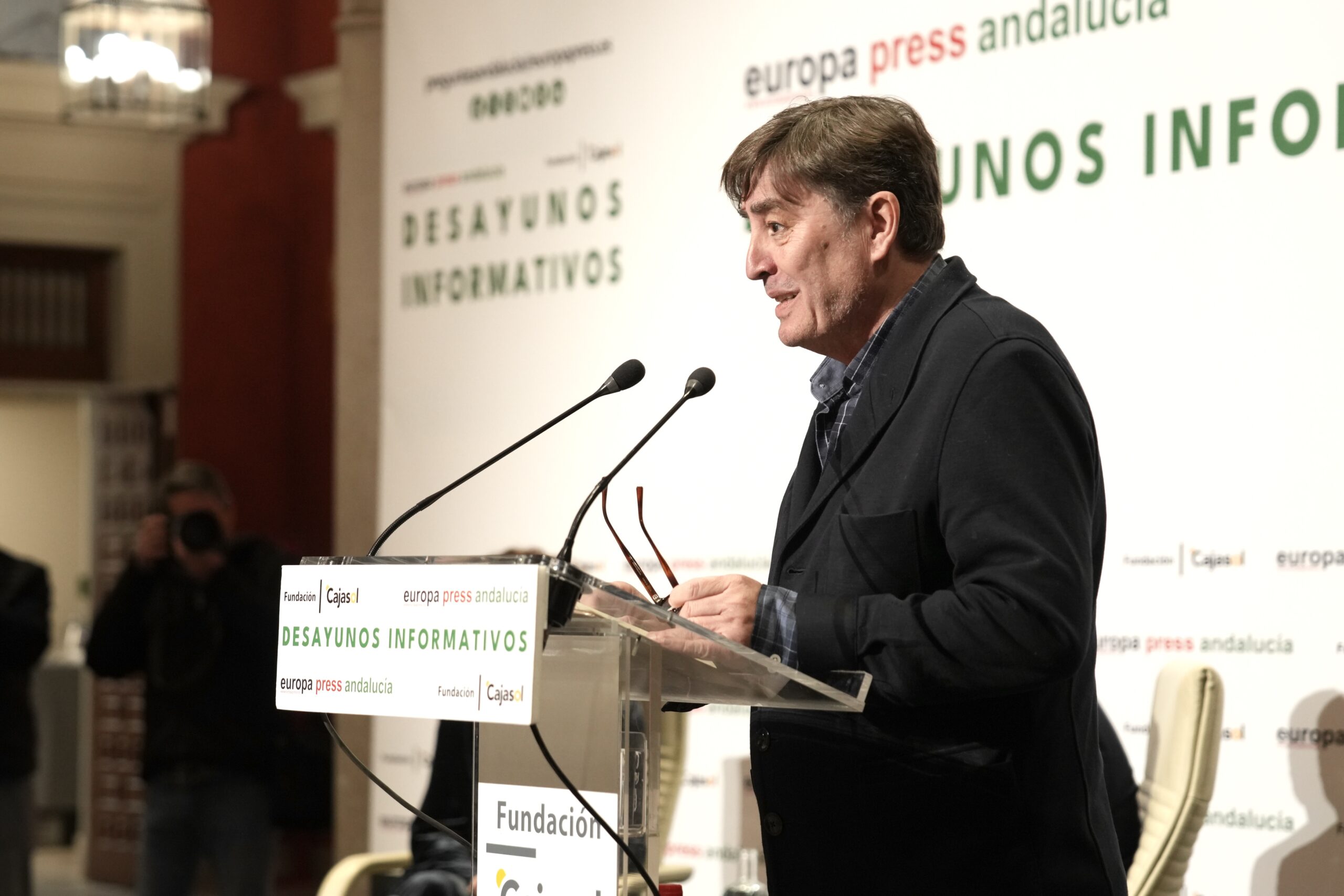 María Jesús Montero protagoniza los Desayunos Informativos de Europa Press en la Fundación Cajasol, con la presentación de Luis García Montero y la intervención de Antonio Pulido