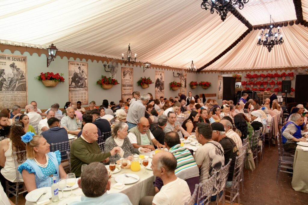Almuerzo solidario de la Fundación Cajasol en la Feria de Sevilla