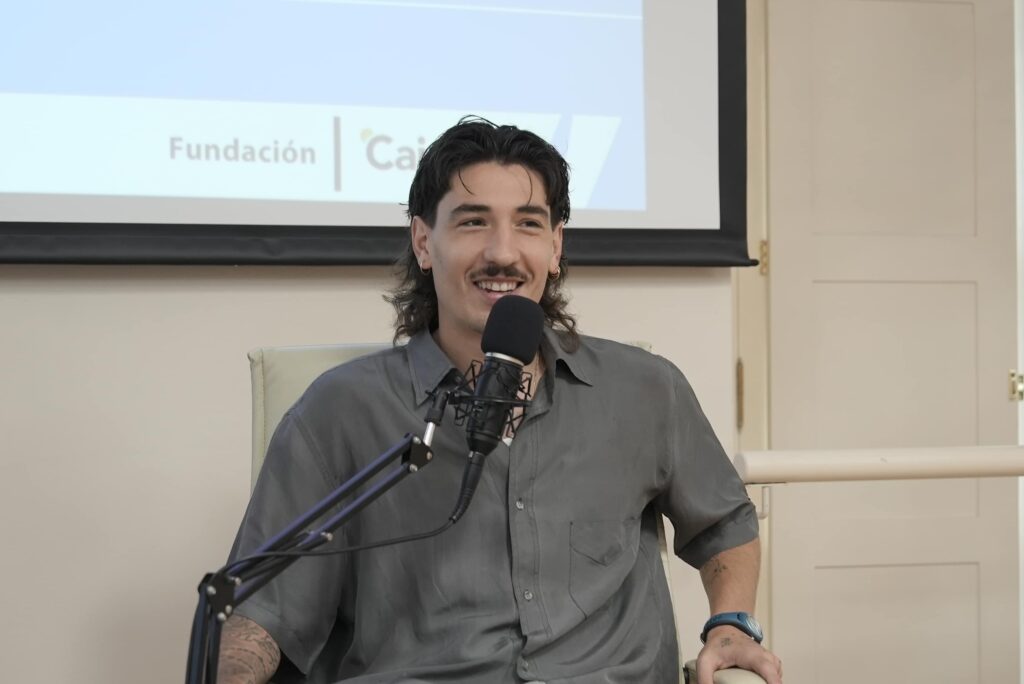 Héctor Bellerín ha participado en el podcast «Un tema Al Día», grabado en la Fundación Cajasol