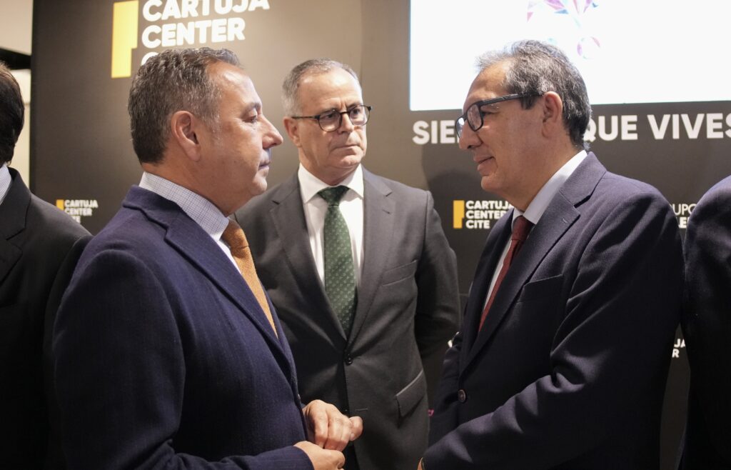 La Fundación Cajasol acompaña a Lances de Futuro en la presentación de la nueva temporada de la Real Maestranza