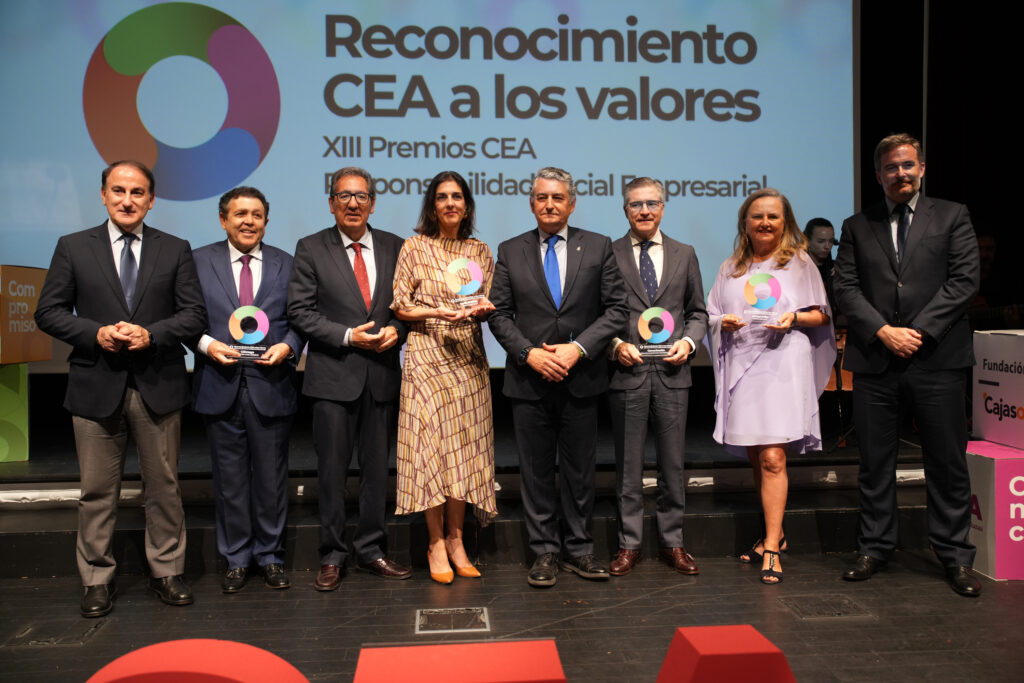 La Fundación Cajasol reúne en Sevilla al tejido empresarial andaluz en la entrega de los XIII Premios CEA a la Responsabilidad Social Empresarial