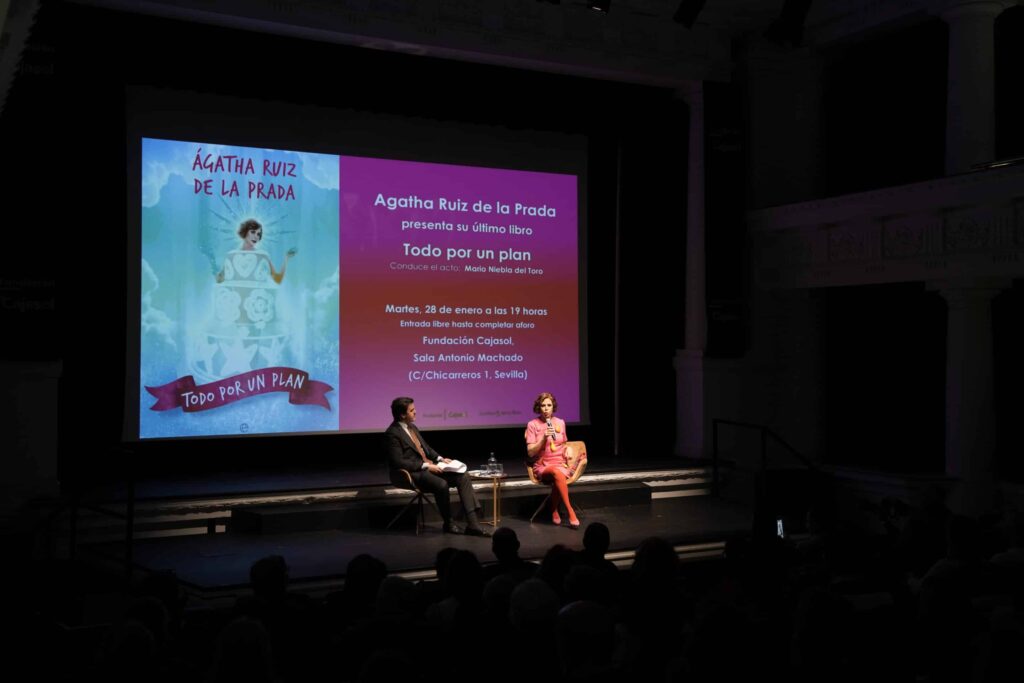 Presentación del libro de Agatha Ruiz de la Prada en el Teatro Cajasol