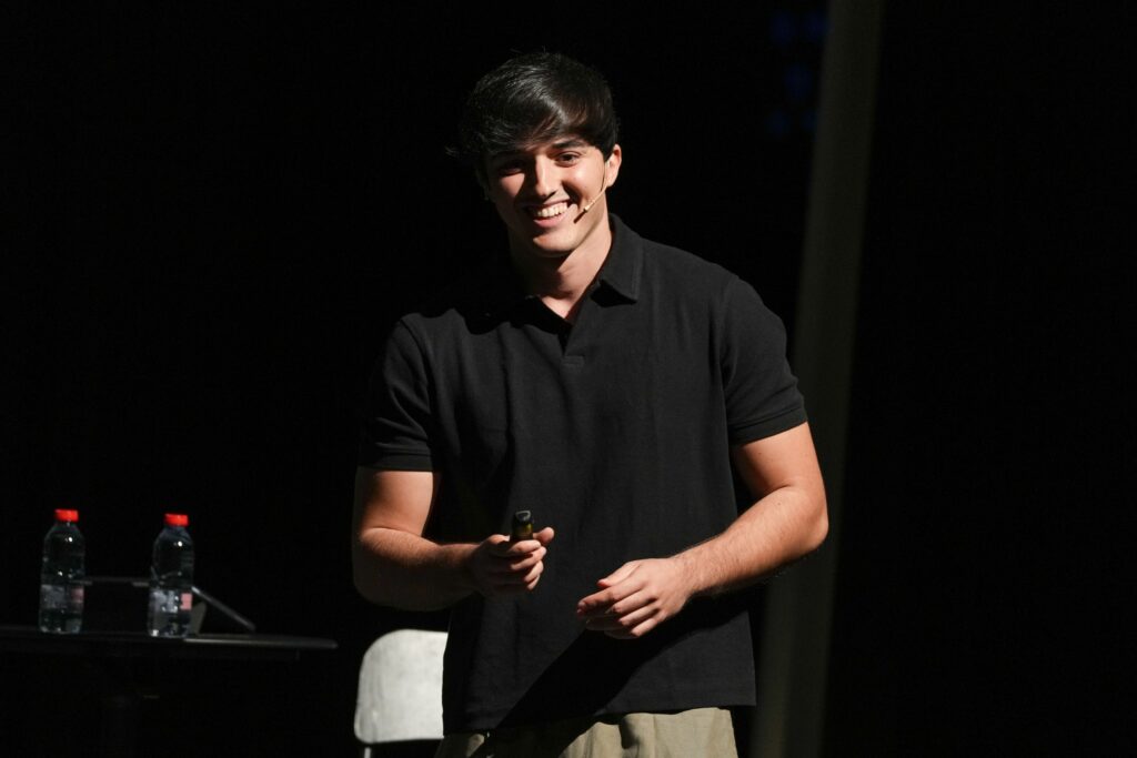 El Doctor Abellán inaugura "esferasalud" en la Fundación Cajasol