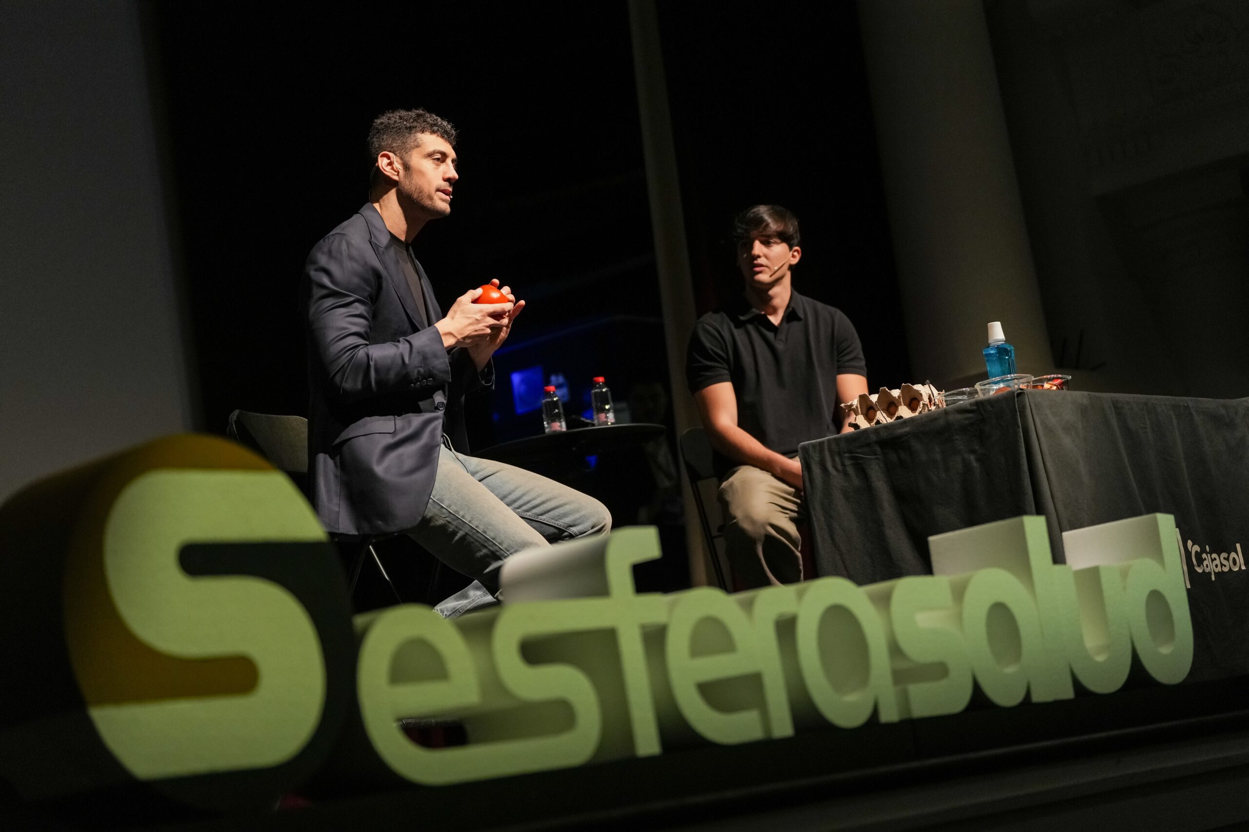 El Doctor Abellán inaugura "esferasalud" en la Fundación Cajasol