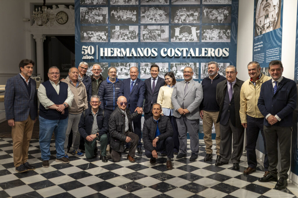 Cuadrillas de hermanos costaleros: 50 años de historia