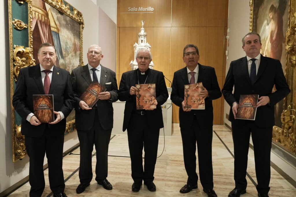 La Fundación Cajasol inaugura dos exposiciones únicas para celebrar la riqueza de las hermandades andaluzas