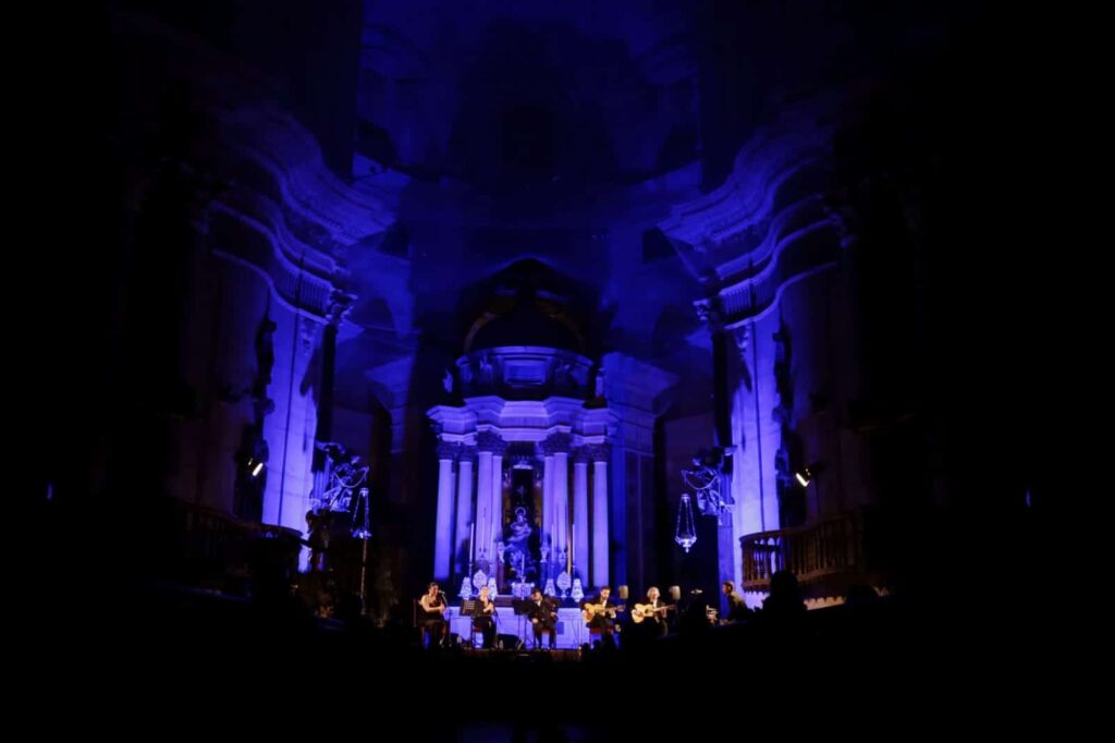 La Fundación Cajasol llena de villancicos flamencos la Catedral de Cádiz con un concierto único de David Palomar