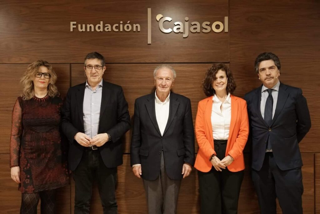 Diálogo sobre el modelo territorial de España con Patxi Lopez, Mario Garcés y Esperanza Gómez.