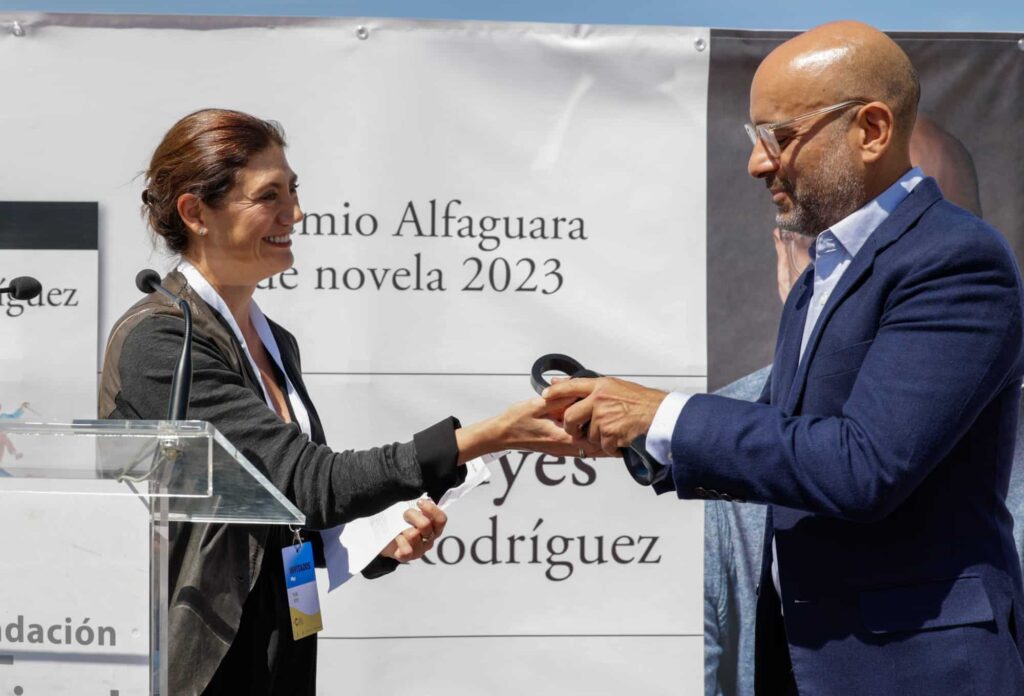 Gustavo Rodríguez recoge el Premio Alfaguara 2023 en la Fundación Cajasol