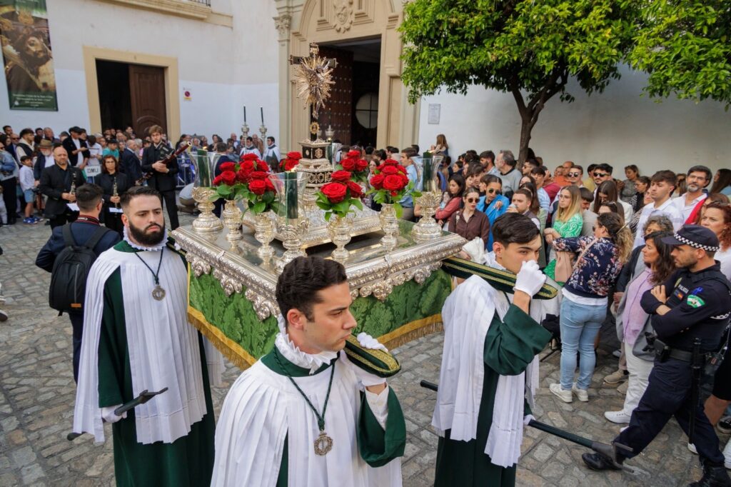 La Fundación Cajasol colabora con la Semana Santa de Cádiz