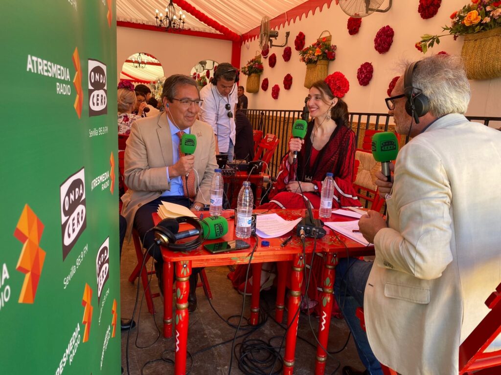 Andalucía en la Onda, desde la Caseta de la Fundación Cajasol, con Pilar Llop y Antonio Pulido