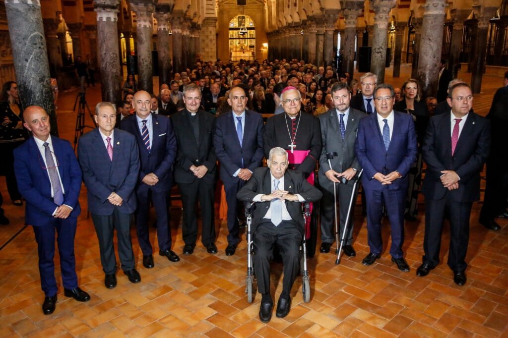 La Fundación Cajasol y el Cabildo Catedral entregan los Premios Gota a Gota de Pasión 2023 en Córdoba