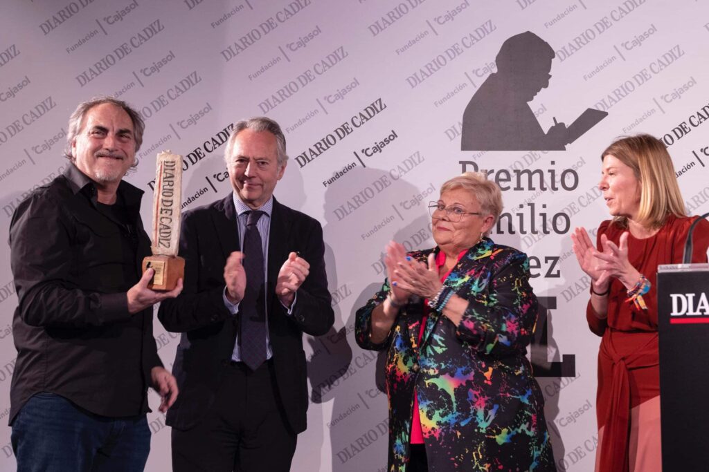 La chirigota del Selu ‘Que ni las hambre las vamo a sentí’ recibe el VIII Premio Emilio López