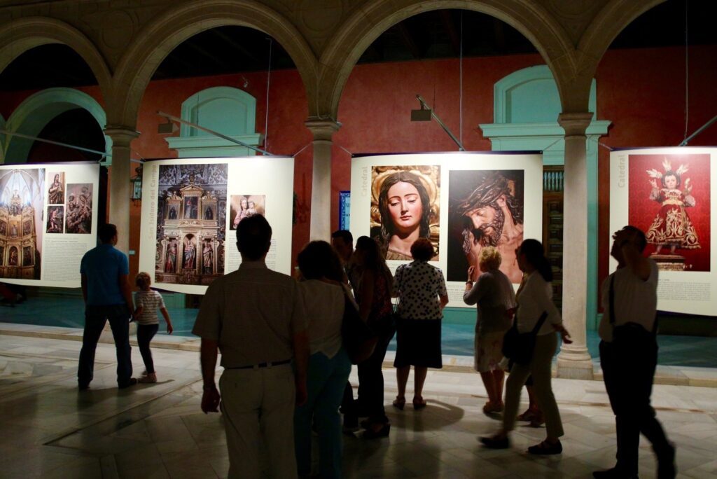 2.759 personas visitan la Fundación Cajasol durante la ‘Noche en Blanco’ de Sevilla