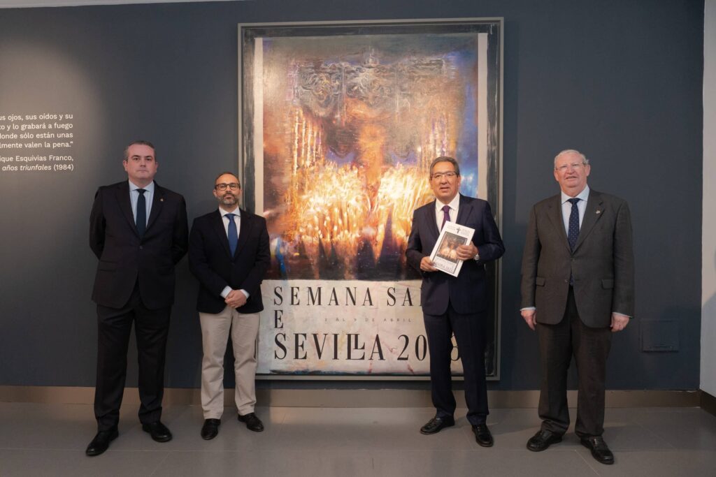 Antonio Pulido, presidente de la Fundación Cajasol, inaugura la cuarta exposición de Tramos de Cuaresma