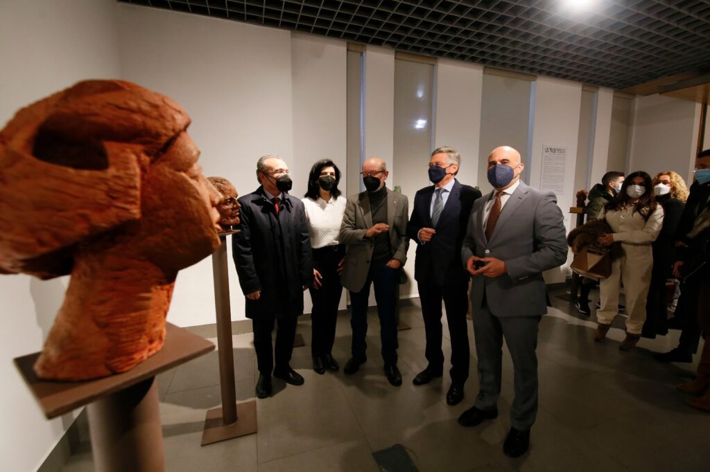 La Fundación Cajasol inaugura la exposición ‘Los Trazos Perdidos’ del artista cordobés Luis M. García Cruz