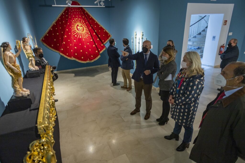 Exposición ‘Estrenos’ de la Semana Santa de 2022 en la Fundación Cajasol en Cádiz