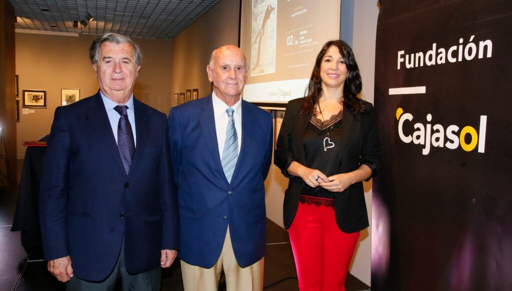 Manuel Concha presenta su libro "Antártida" en la Fundación Cajasol en Córdoba